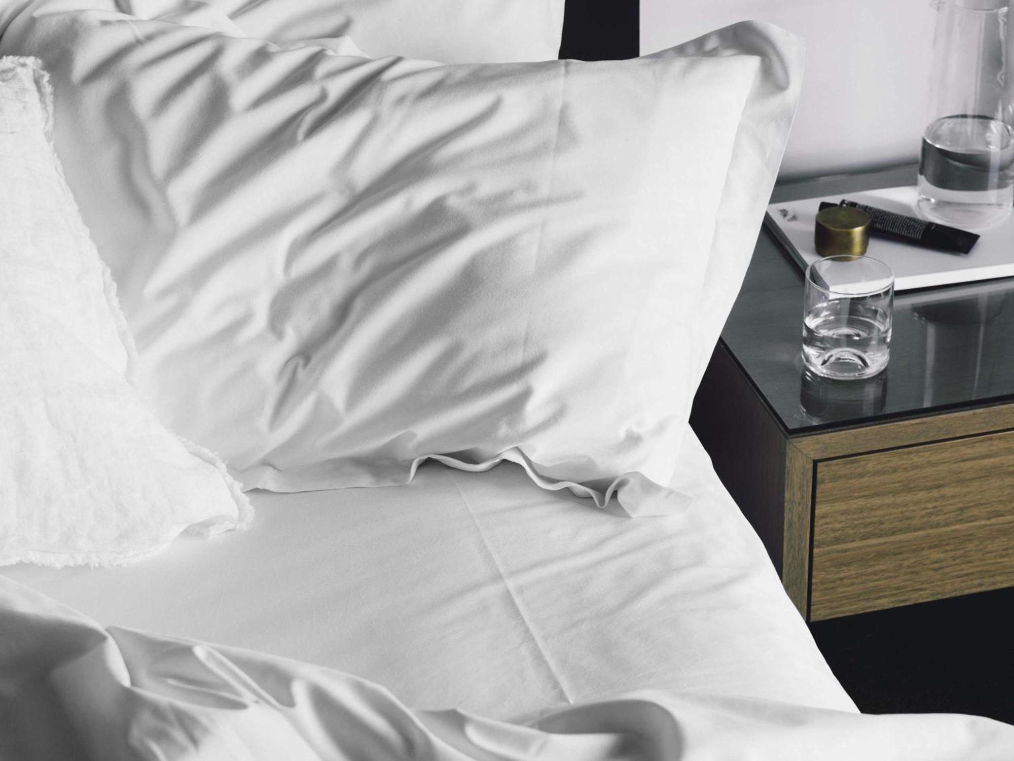 The Como Melbourne Kültér fotó Silk pillowcase