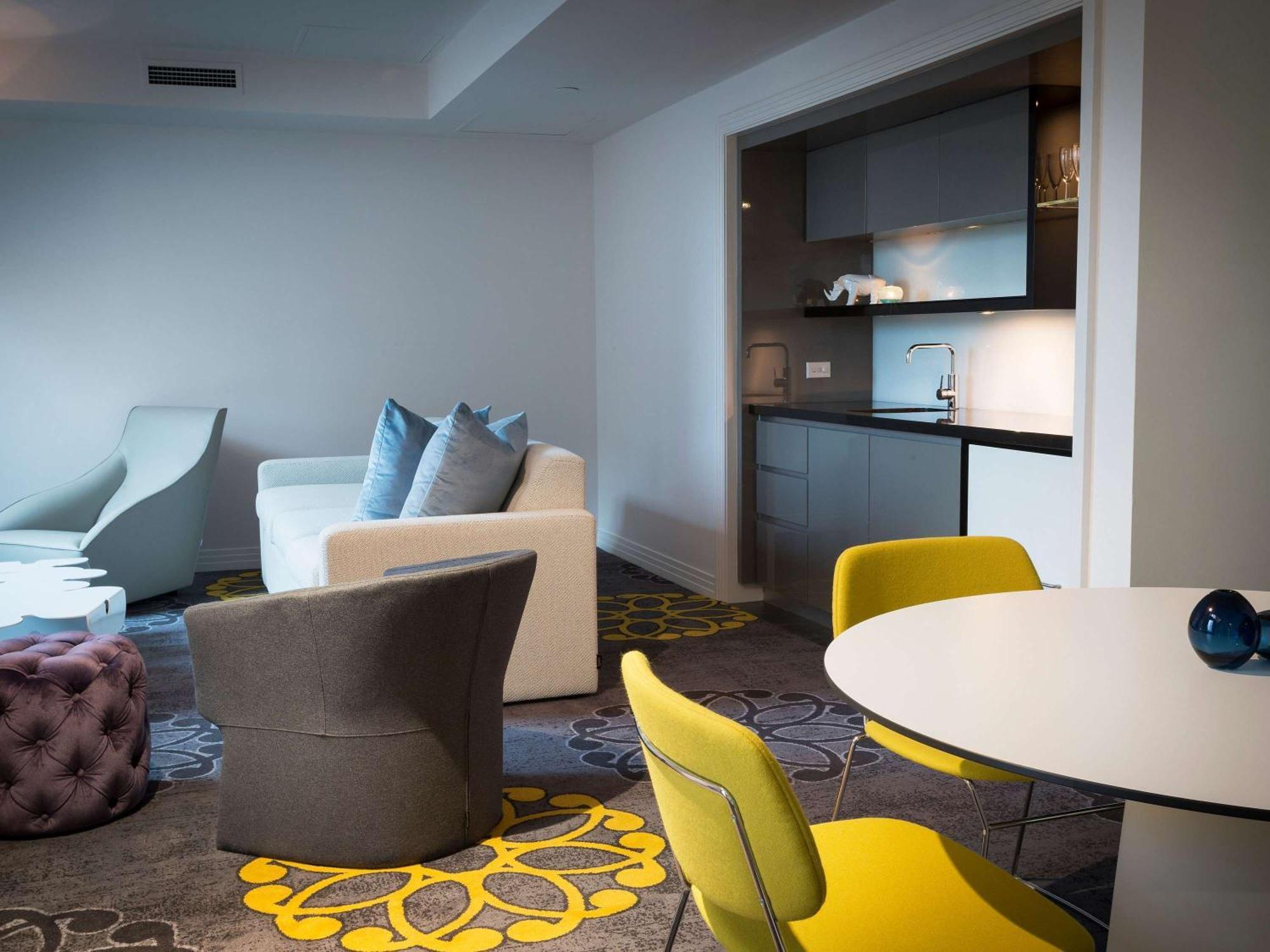 The Como Melbourne Kültér fotó Suite at the Hotel